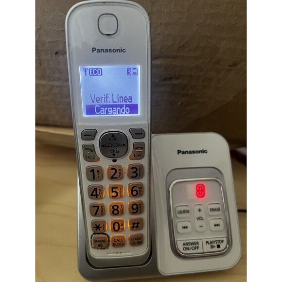 Panasonic KX-TGD530 Answering Machine White Cordless Phone Handset with Base - Picture 1 of 7